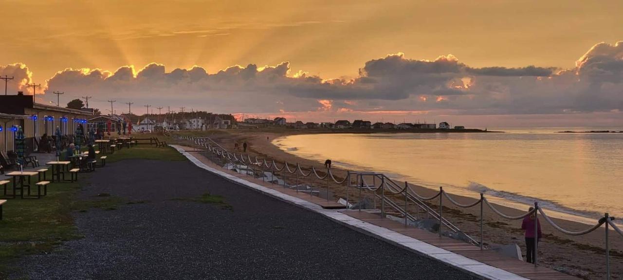 Manoir Sur Mer Sainte Anne des Monts Exterior photo